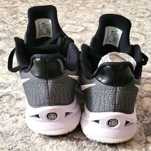 Mens Kyrie Irving basketball shoe.. size 12